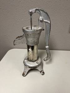 lot 358 image: Water Pump