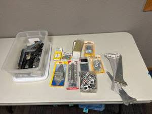 lot 364 image: Hardware Lot