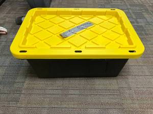 lot 373 image: Heavy Duty Tote of Kitchen Items