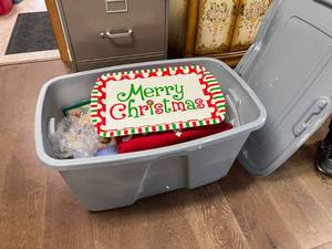 lot 389 image: Holiday Items in Tote