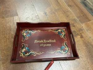 lot 395 image: Tote of Norwegian Items