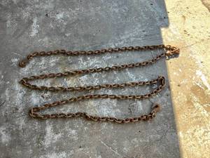 lot 52 image: Chain