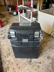 lot 73 image: Grid Eraser Portable Solar Powered Generator