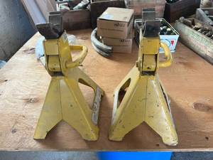 lot 101 image: Car Jacks