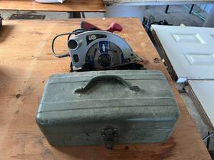 lot 124 image: Toolbox with Contents & Power Saw