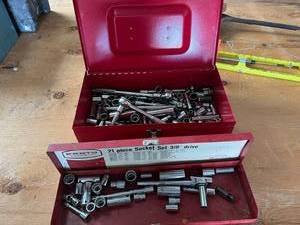 lot 127 image: Ratchets & Sockets