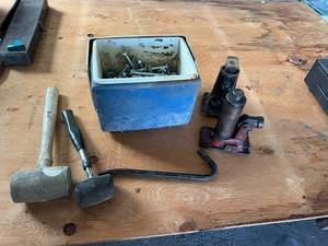 lot 129 image: Bottle Jacks, Hammers & Bolts