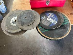 lot 136 image: Cut Off Wheels