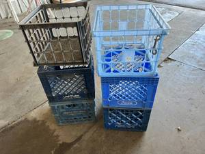 lot 138 image: 6 Plastic Crates