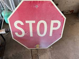 lot 141 image: Decommissioned Road Sign