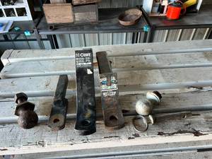 lot 178 image: Receiver Hitches