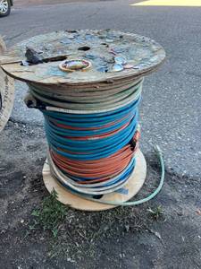 lot 181 image: Spool of Extension Cords - 700 Total Feet