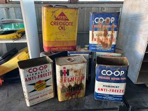 lot 190 image: Vintage Cans
