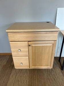 lot 202 image: Cabinet with Top 23 x 30