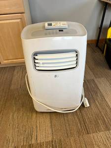 lot 208 image: Portable Air Conditioner