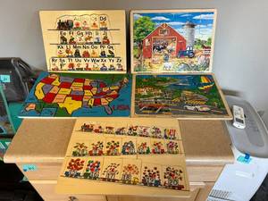 lot 210 image: Wooden Jigsaw Puzzles