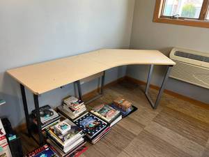lot 222 image: Table
