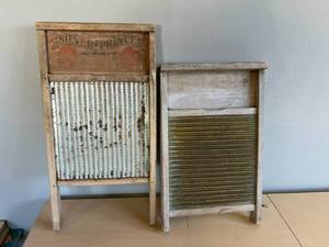 lot 226 image: Vintage Washboards