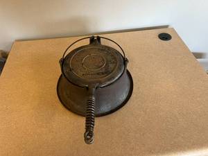 lot 235 image: Wagner Ware Waffle Maker
