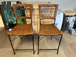 lot 258 image: Counter Height Chairs