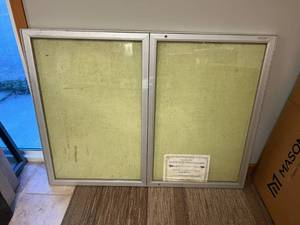 lot 271 image: NoticeDisplay Piece 3 x4