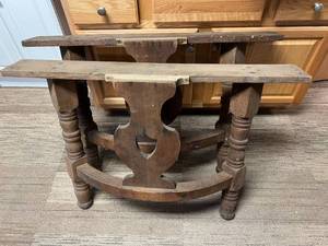 lot 272 image: Vintage Furniture Pieces 