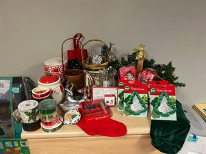 lot 275 image: Tote of Holiday Items