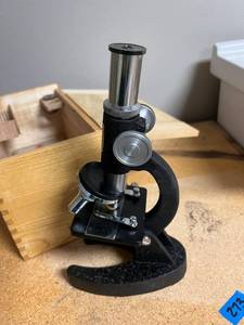 lot 276 image: Perfect Model 804 Microscope