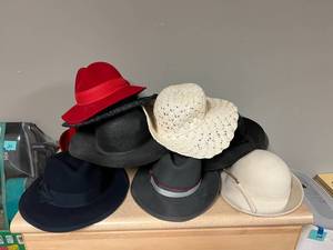 lot 288 image: Hats