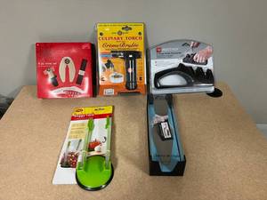 lot 298 image: New KitchenHousehold Items