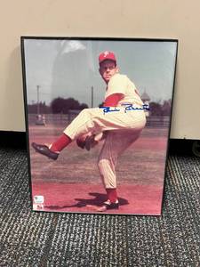 lot 326 image: Robin Roberts Signed Photo with COA