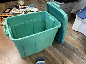 lot 404 image: Tote of Photo Frames
