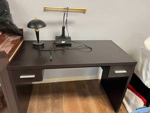 lot 433 image: Desk & Lamps