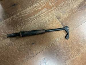 lot 441 image: Vintage Nail Puller