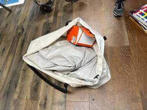lot 446 image: Air Mattress & Air Pump