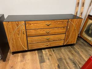 lot 447 image: Dresser