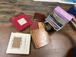 lot 457 image: Photo Albums, Craft Supplies in Tote