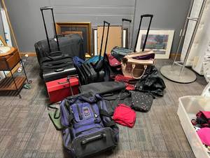 lot 476 image: Luggage & Bags