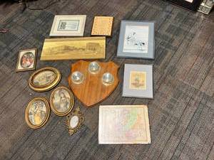 lot 487 image: Assorted Wall Decor