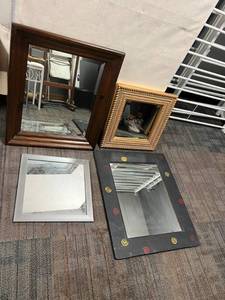 lot 492 image: Mirrors