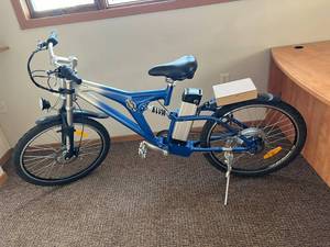 lot 550 image: NOS Blue Electric Bike with Charger & Battery