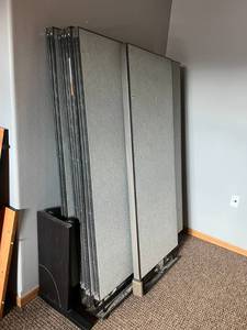 lot 556 image: Office Dividers