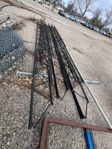 lot 568 image: 18 Long Steel Trusses