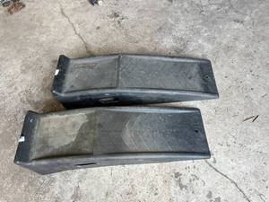 lot 579 image: Car Ramps