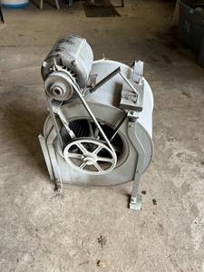 lot 588 image: Squirrel Cage with Motor