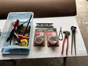 lot 606 image: Mixed Lot Tools