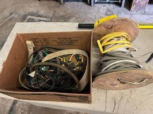 lot 638 image: Tarp Straps, Bungie Cords & Wire