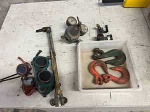 lot 639 image: Mixed Lot