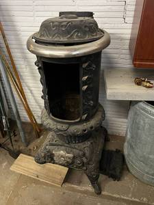 lot 640 image: Empire Oak 514 Stove