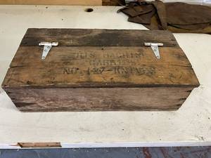 lot 653 image: Vintage Handmade Tool Box